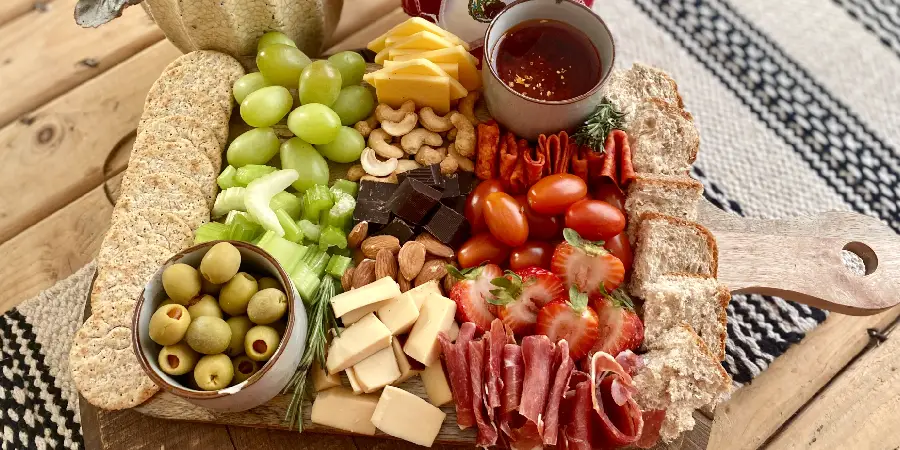 Never Mess Up Again: How to Transport a Charcuterie Board – askalexww