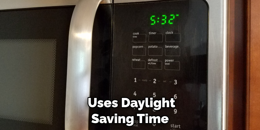  Uses Daylight Saving Time