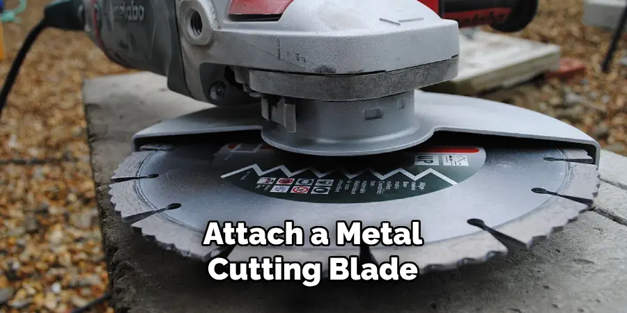 Attach a Metal-cutting Blade