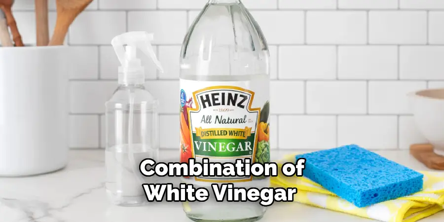 combination of white vinegar