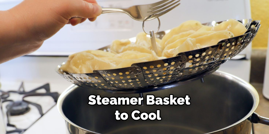 Steamer Basket to Cool 