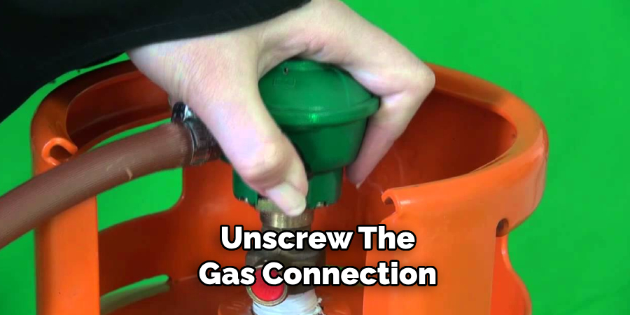 Unscrew the Gas Connection