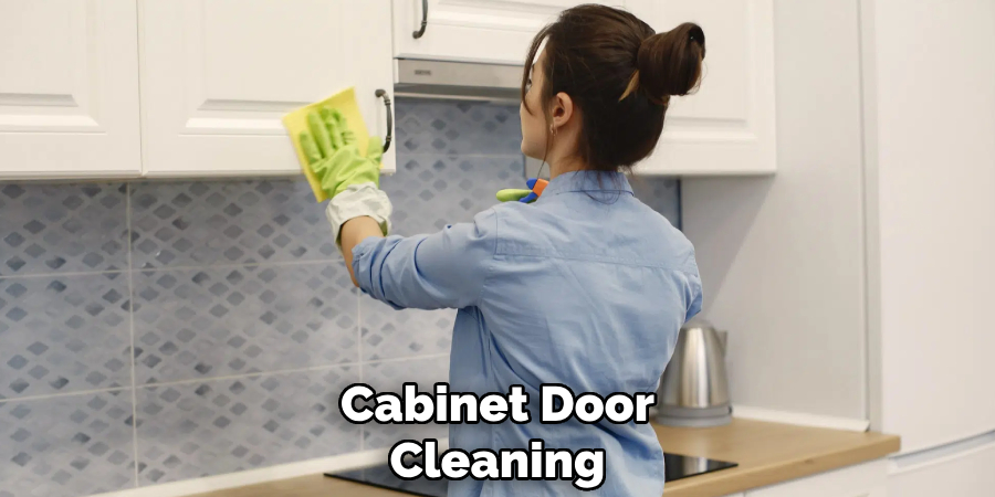 Cabinet Door Cleaing