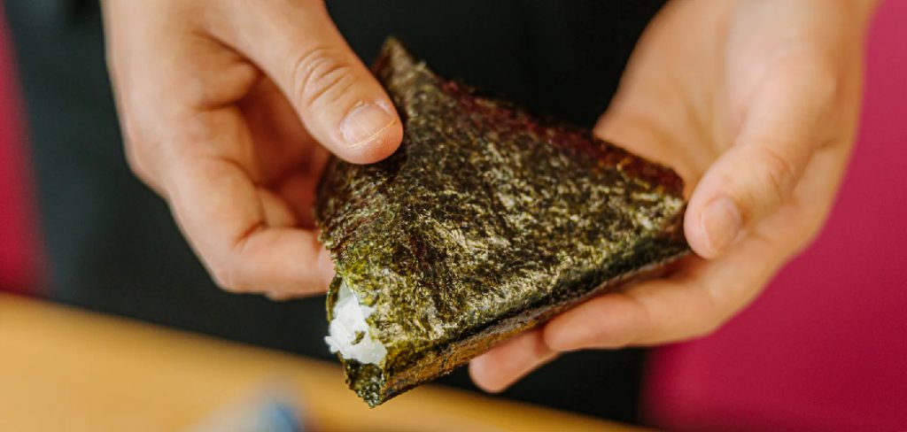 How to Store Onigiri