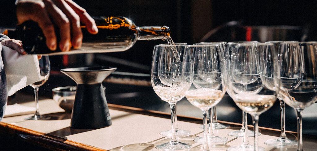 How to Store Wine Glasses